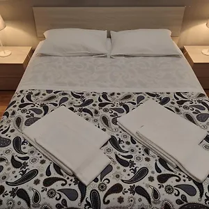 https://la-briosa-nicole.hotelitalianriviera.com